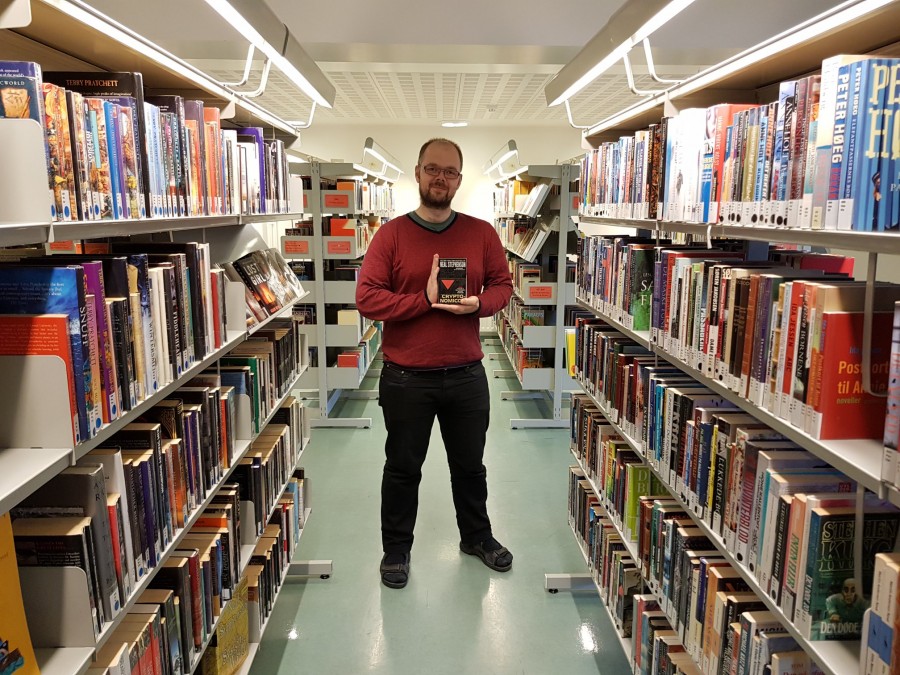 Björn mælir með Cryptonomicon Björn mælir með Cryptonomicon