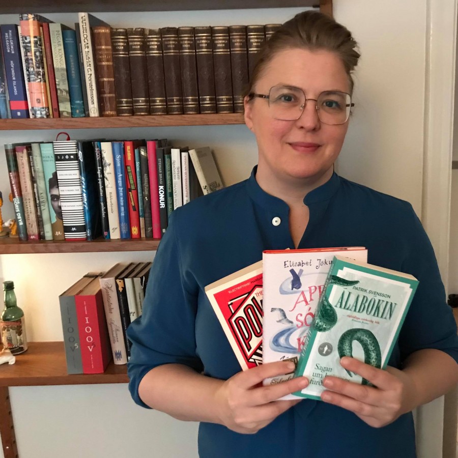 Helga Ferdinandsdóttir er í tveimur leshringjum og iðinn lestrarhestur Helga Ferdinandsdóttir er í tveimur leshringjum og iðinn lestrarhestur
