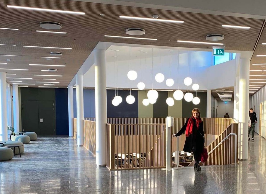 Pálína Magnúsdóttir, borgarbókavörður, í hverfismiðstöðinni Úlfarsárdal.